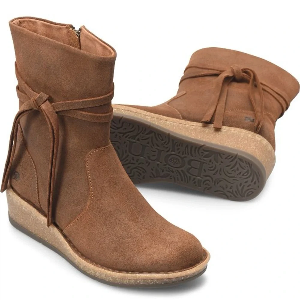 Born Vinton Leather Boots, size 7.5, zip up sides - Picture 2 of 11